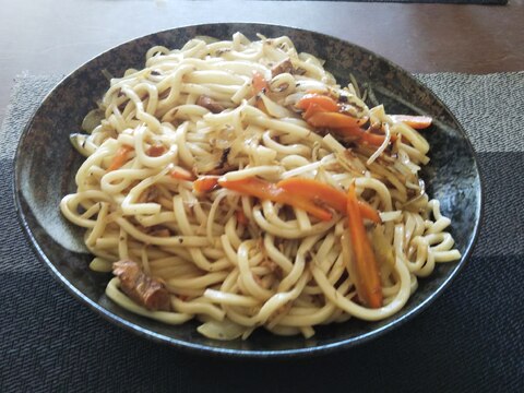 簡単！サバ缶で焼きうどん